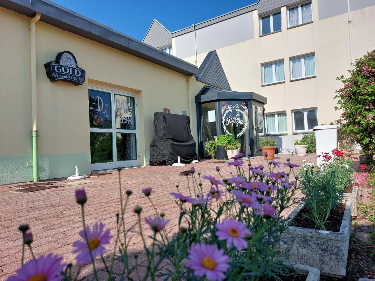 Contact Hotel Utah Beach Carentan - Anciennement Kyriad Bagian luar foto